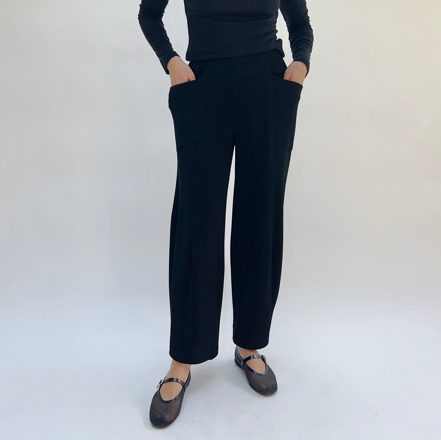 Moonlight | Crepe Pants in Black