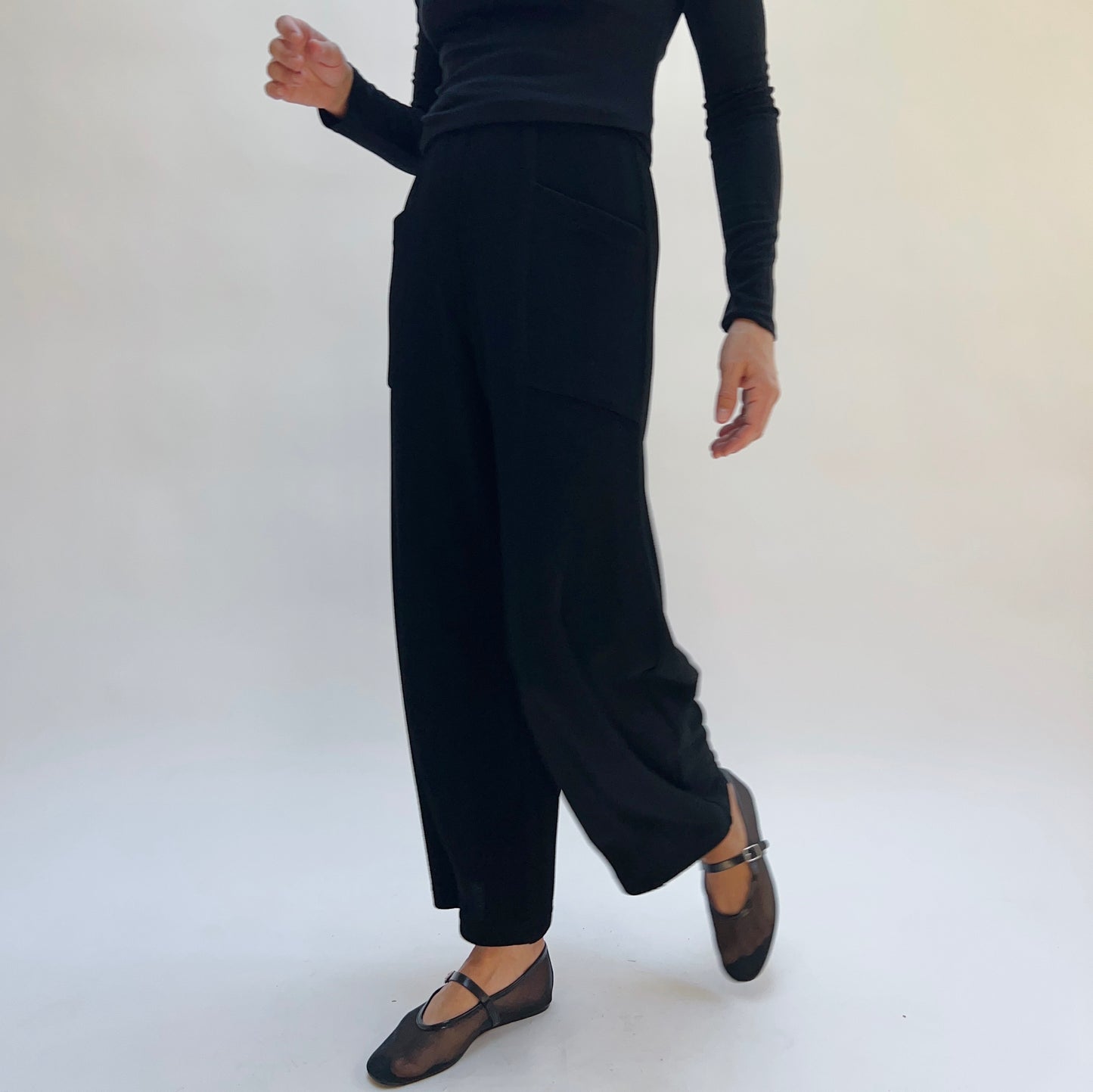 Moonlight | Crepe Pants in Black