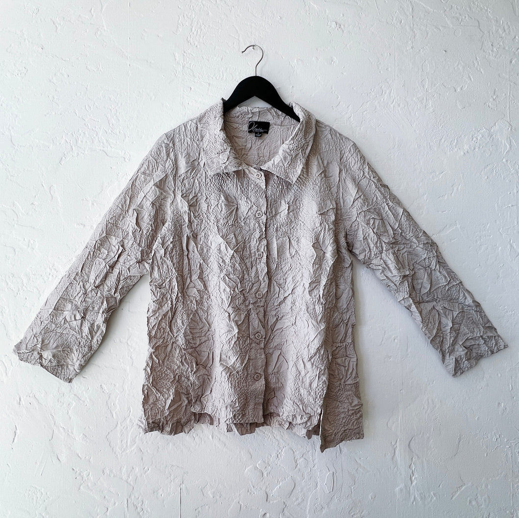 Olivia by Habitat | Crush Travel Barcelona Button Down Shirt in Cloud