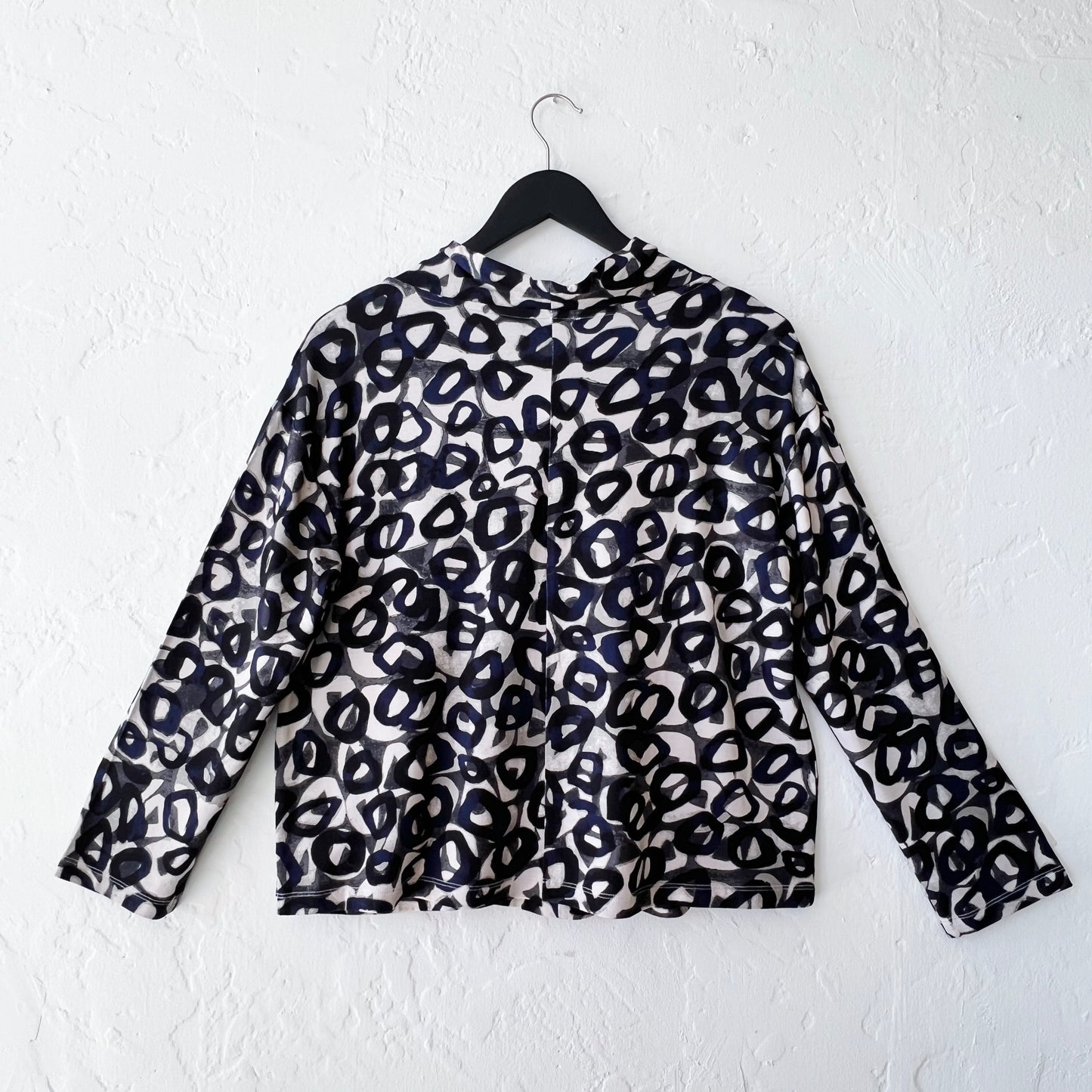 Olivia by Habitat | Arthouse Knit Pocket Pullover in Black