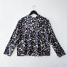 Load image into Gallery viewer, Olivia by Habitat | Arthouse Knit Pocket Pullover in Black
