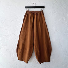 Load image into Gallery viewer, Pacific Cotton | Cotton Oliver Pant in Pinecone
