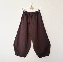 Load image into Gallery viewer, Pacific Cotton | Cotton Oliver Pant in Torta

