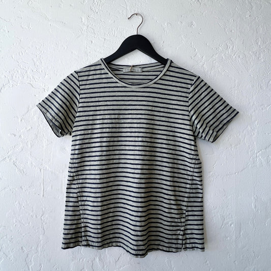 Short Sleeve Slit Hem Tee in Navy and Balsam Green Stripe