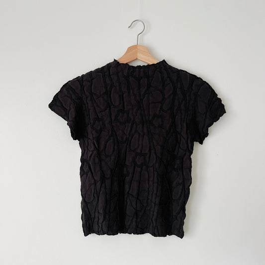 Short Sleeve Crinkle Top in Black