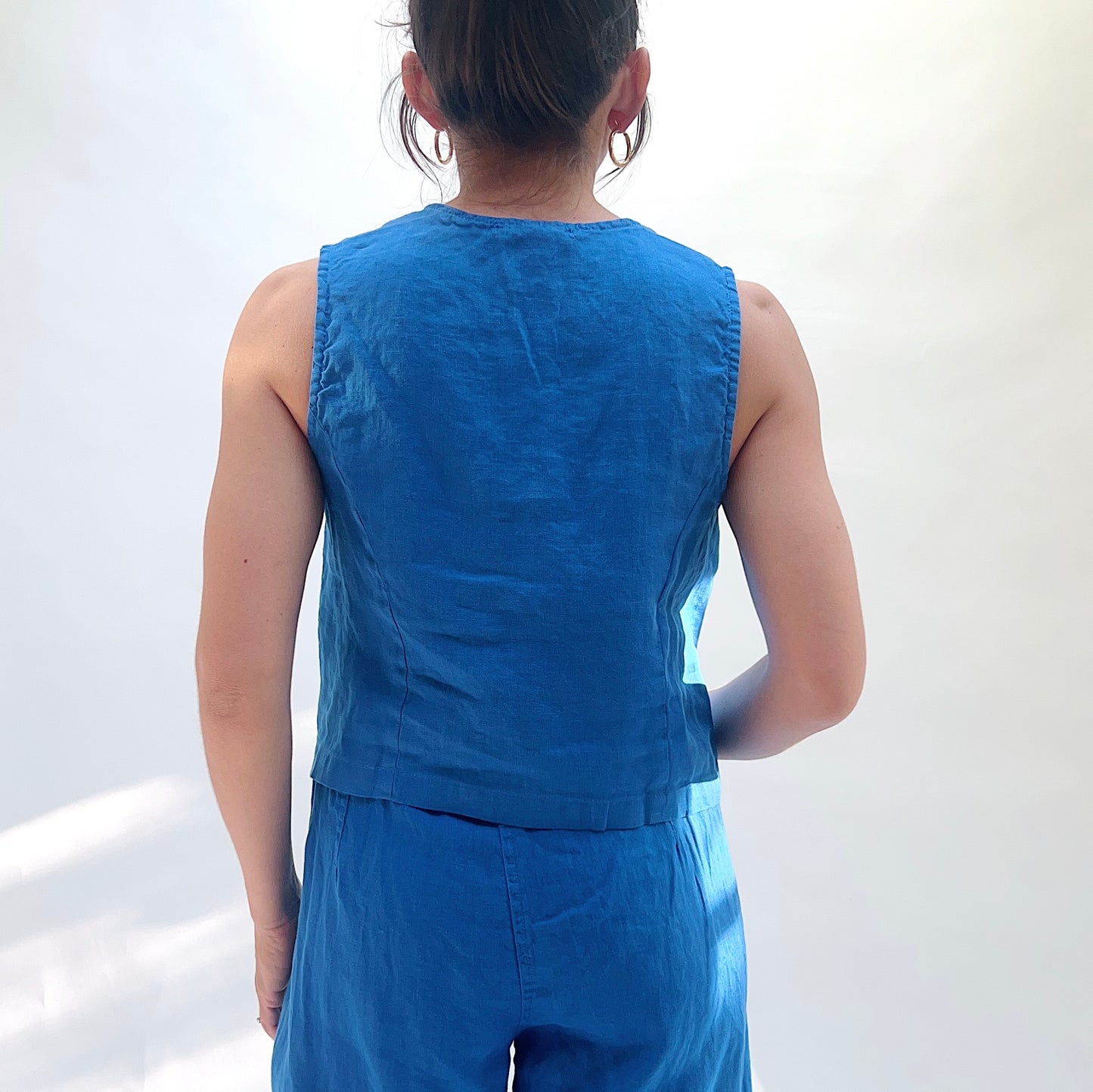 Hanky Linen Crop Vest in Vivid Blue