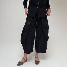 Load image into Gallery viewer, Eleven Stitch | Double Pocket Cotton Pant in Black
