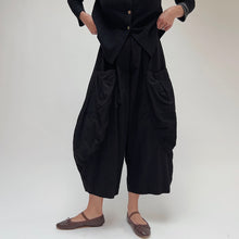 Load image into Gallery viewer, Eleven Stitch | Double Pocket Cotton Pant in Black
