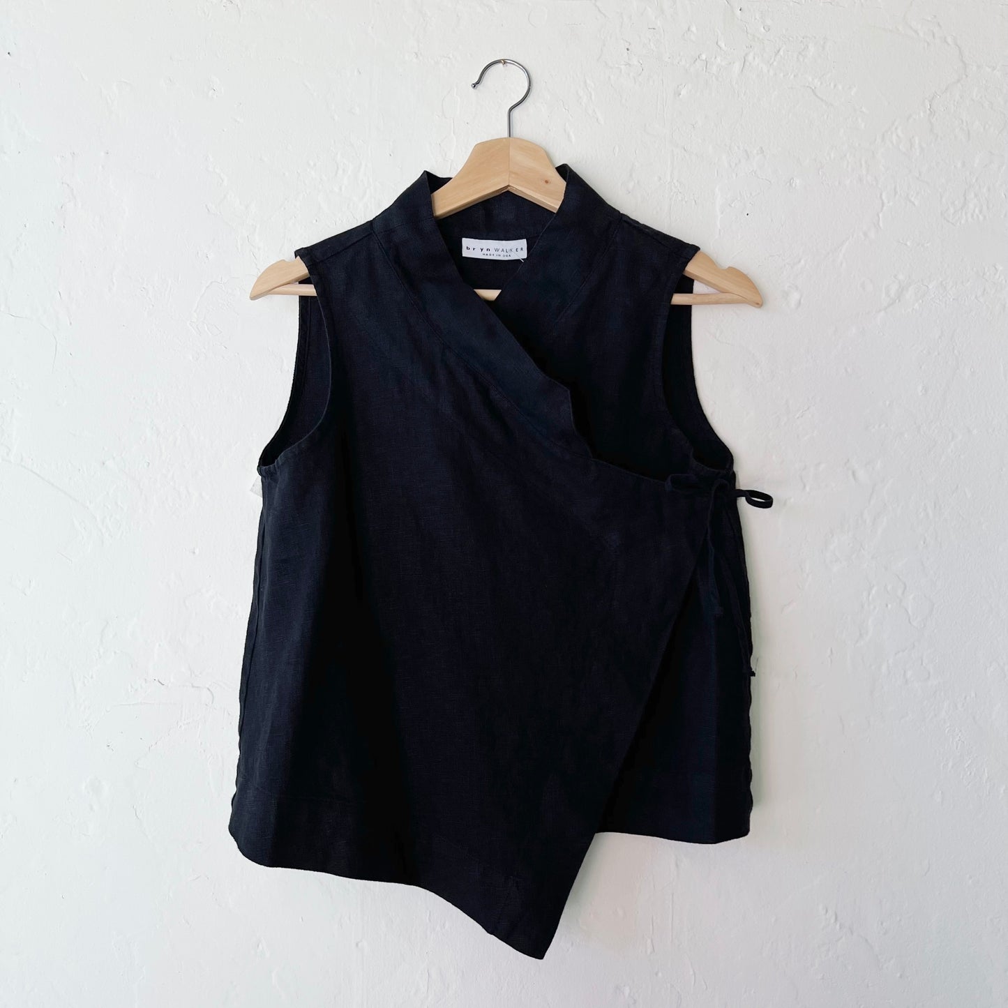 Koryo Vest in Black