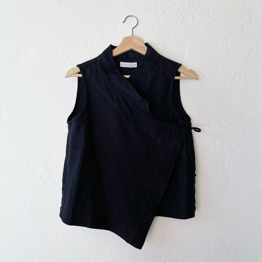 Koryo Vest in Black