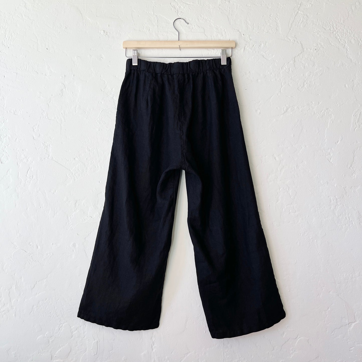 Cut Loose | Heavy Linen Easy Crop Flood in Black