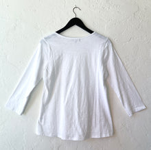Load image into Gallery viewer, Cotton Pebble Side Twist Tee in White
