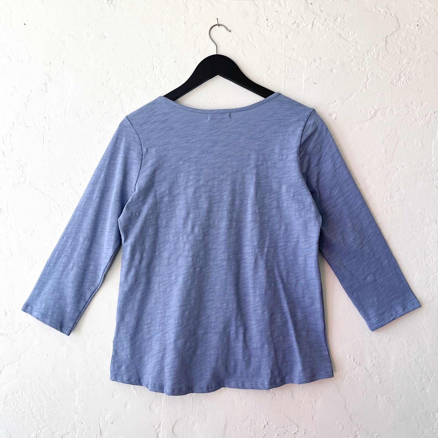Cotton Pebble Side Twist Tee in Rain