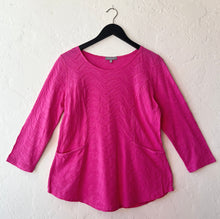 Load image into Gallery viewer, Cascade Cotton Pocket Tunic in Berry
