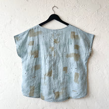 Load image into Gallery viewer, Cut Loose | High Low Linen Tee in Moonlight Brush Stroke
