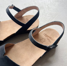 Load image into Gallery viewer, Dansko | Rowan in Black Nubuck
