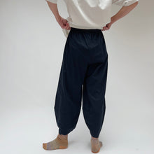 Load image into Gallery viewer, Pacific Cotton | Cotton Oliver Pant in Black

