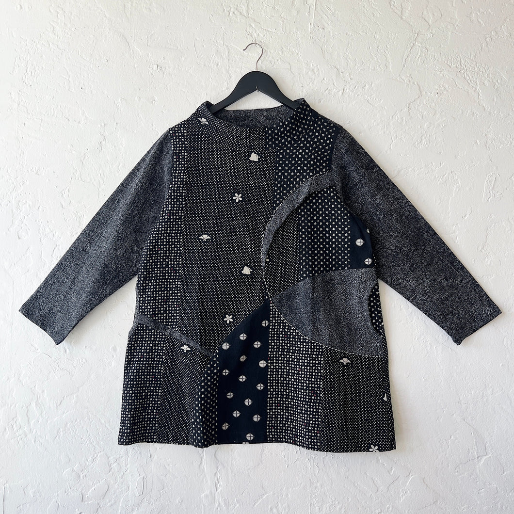 Mona Lisa | Panel Pullover in Black Sashiko Dot Print