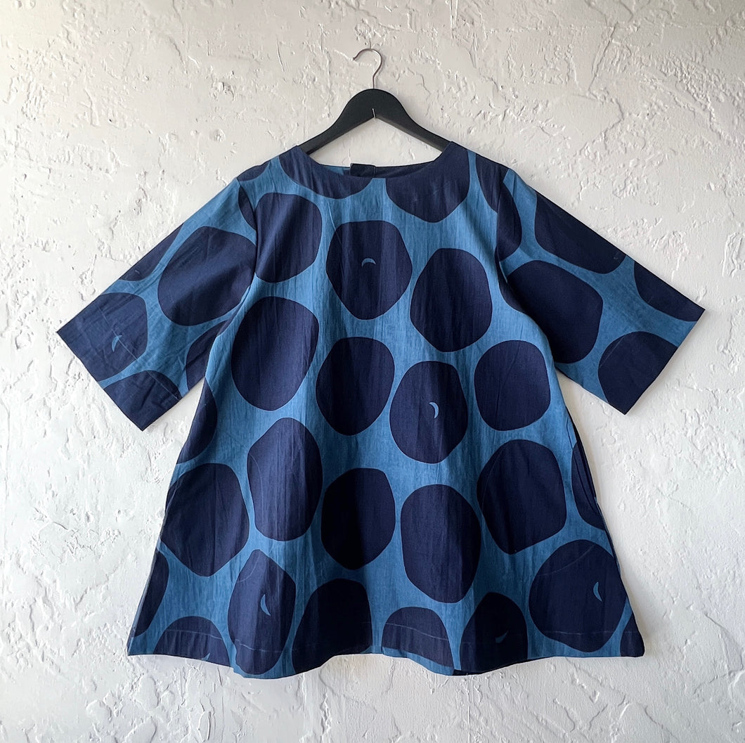 Mona Lisa | Big Dot Print Tunic in Dark Blue