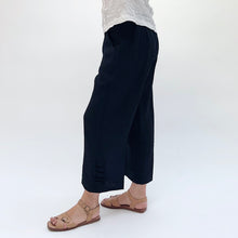 Load image into Gallery viewer, Habitat | Express Travel Ruched Ankle Pant in Black
