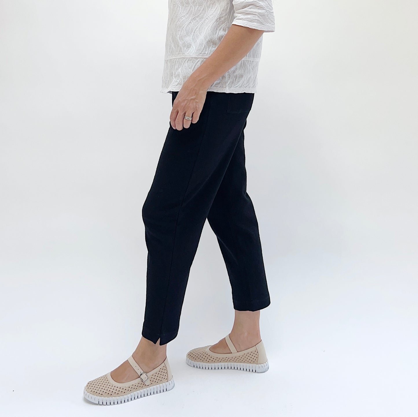 Weekend Terry Easy Capri in Black