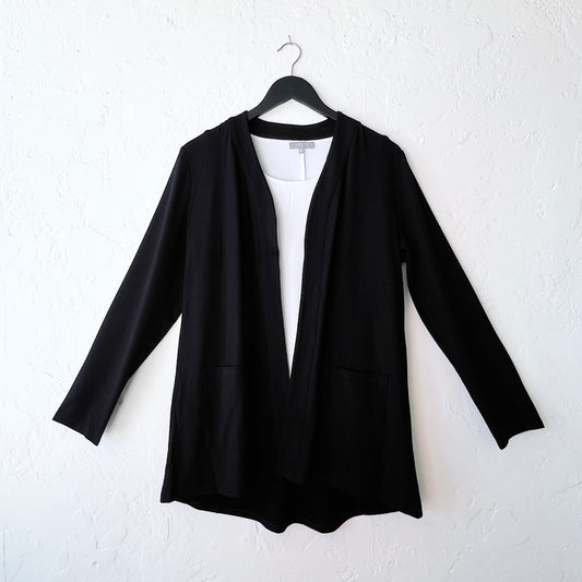 Core Travel Jacket in Black