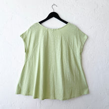 Load image into Gallery viewer, Cut Loose | Boxy High Low Swing Tee in Cricket

