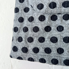 Load image into Gallery viewer, Komil | Como Spot Pullover in Charcoal
