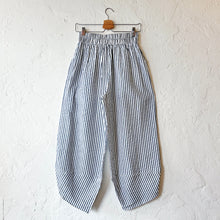 Load image into Gallery viewer, Tulip | Roxanne Pant in Peri White Stripe
