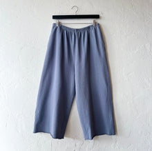 Load image into Gallery viewer, Eleven Stitch | Knit Crop Pant in Dolphin
