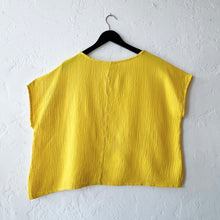Load image into Gallery viewer, Bryn Walker | Cotton Gauze June Top in Incaberry
