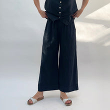 Load image into Gallery viewer, Cut Loose | Pleated Crop Pant in Lights Out Crosshatch
