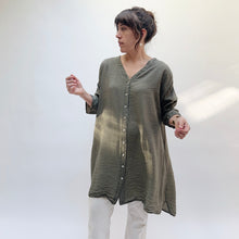 Load image into Gallery viewer, Cut Loose | Parachute Button Down Tunic in Clay

