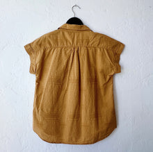 Load image into Gallery viewer, Cut Loose | Textured Mini Stripe Short Sleeve Pocket Shirt in Manuka

