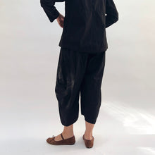 Load image into Gallery viewer, Eleven Stitch | Snap Front Pant in Black
