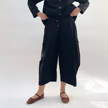 Load image into Gallery viewer, Eleven Stitch | Snap Front Pant in Black
