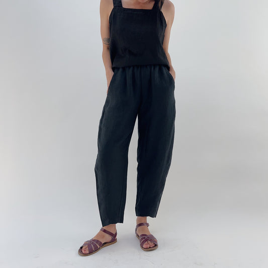 Seamed Taper Pant in Black