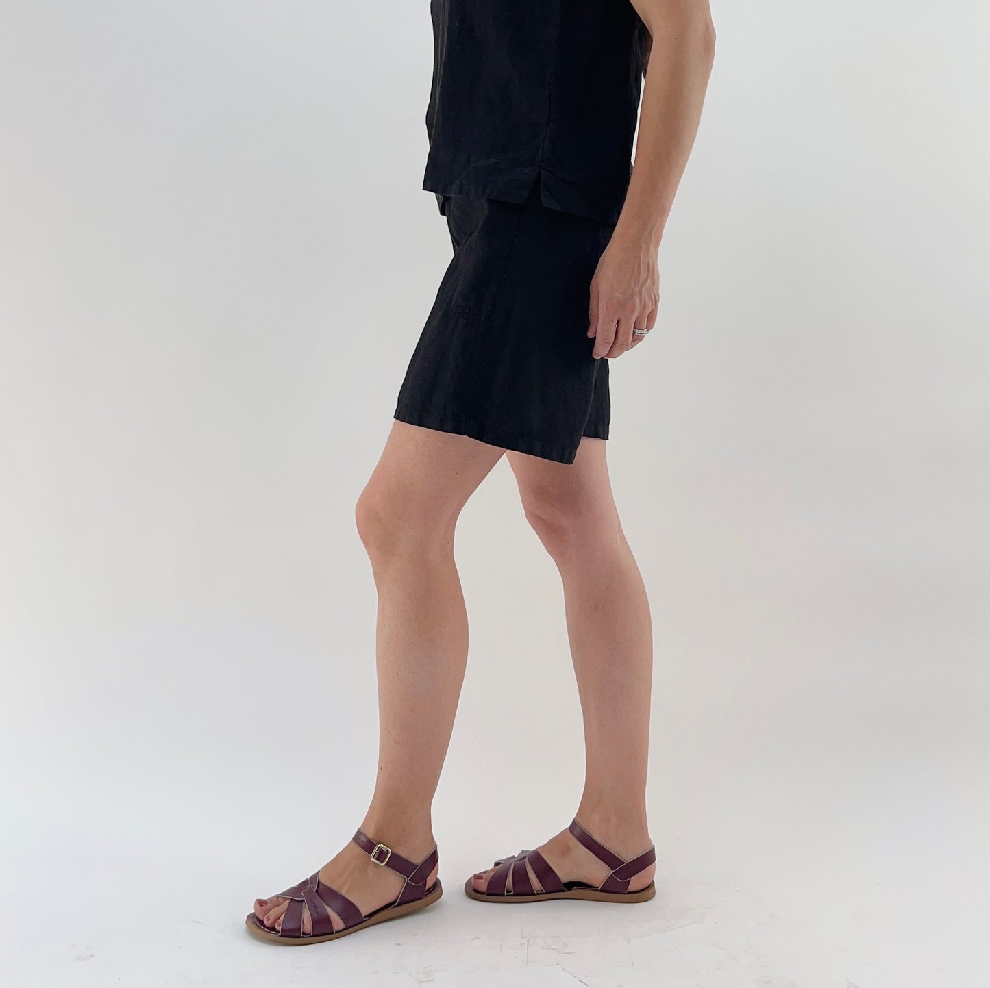 Cut Loose | Easy Linen Shorts in Black