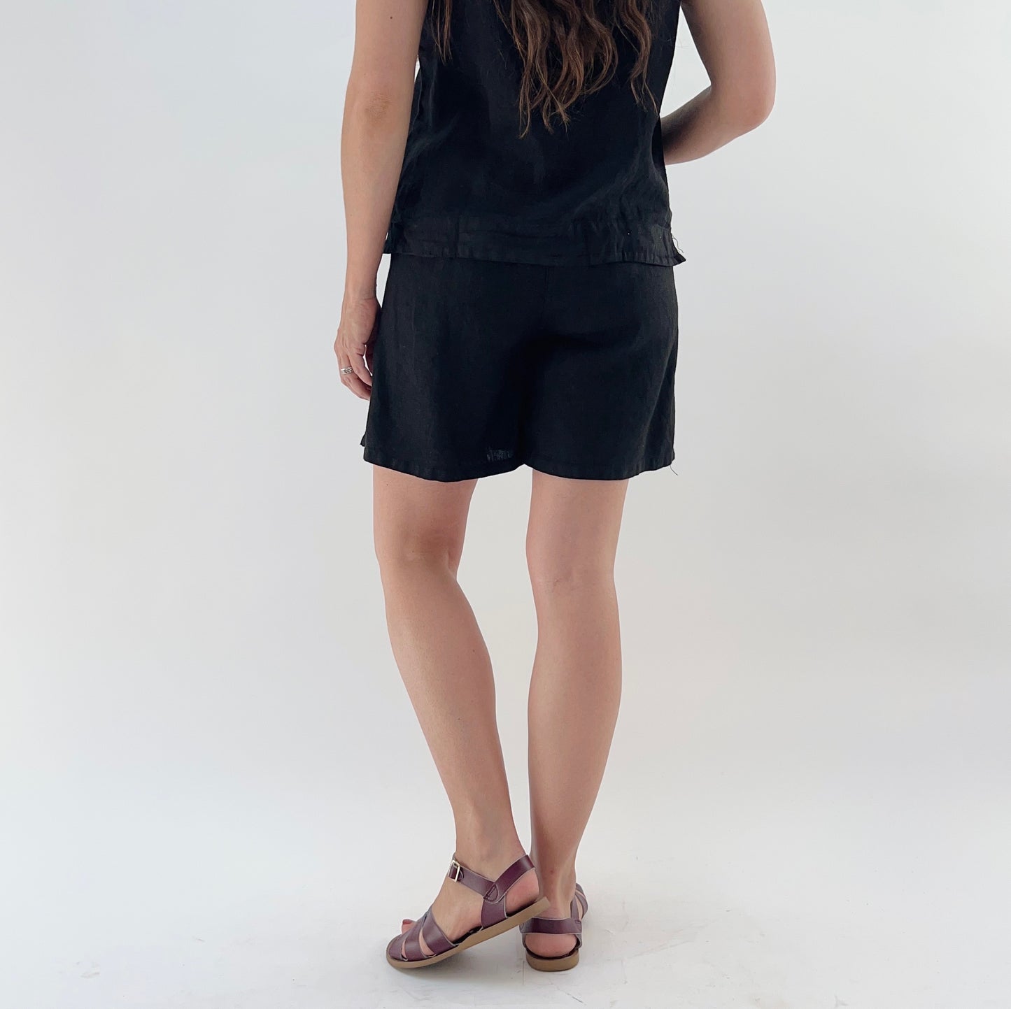 Cut Loose | Easy Linen Shorts in Black