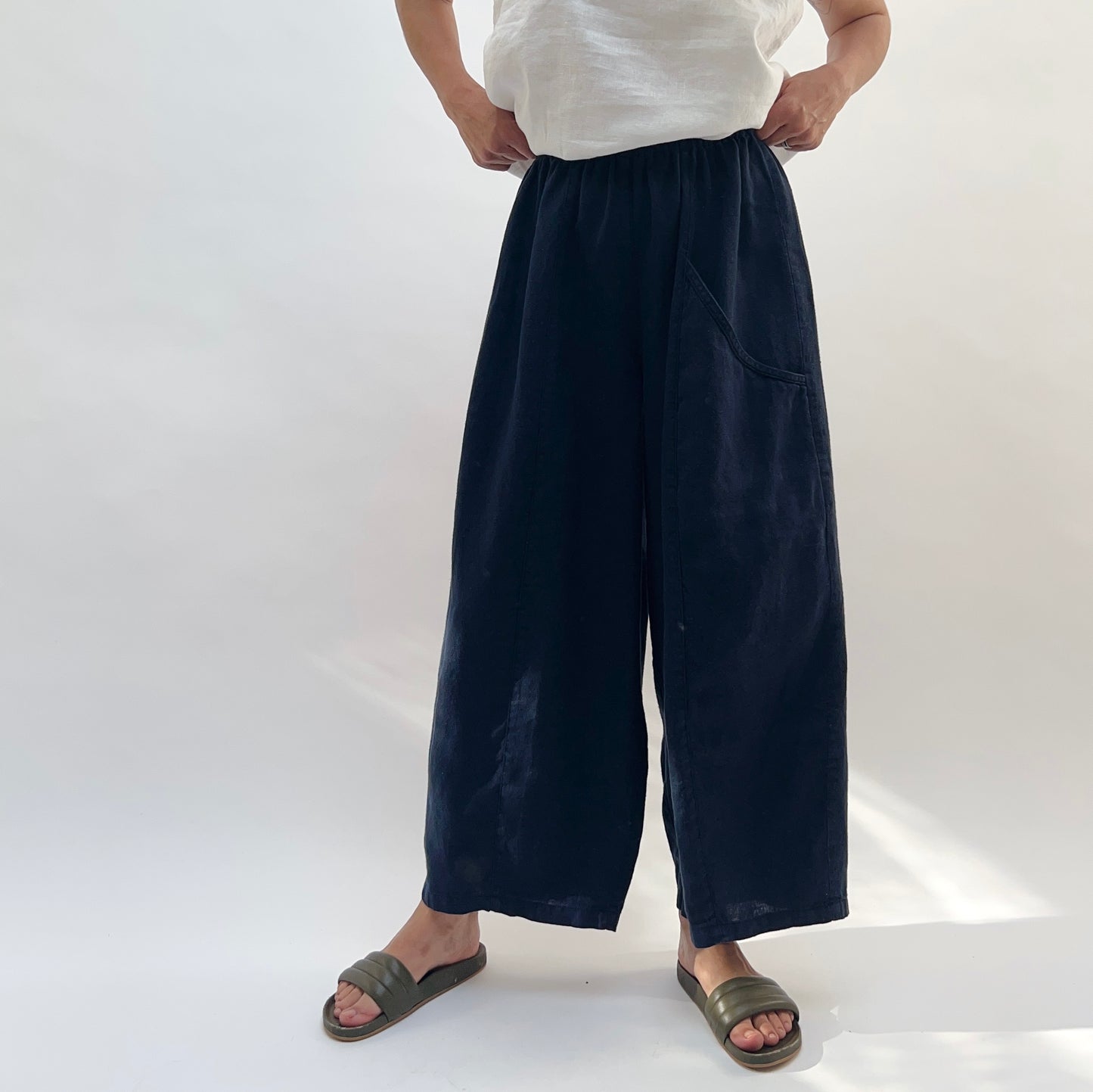 Eleven Stitch | Linen One Pocket Pant in Black