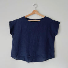 Load image into Gallery viewer, Cut Loose | High Low Linen Tee in Nightsky
