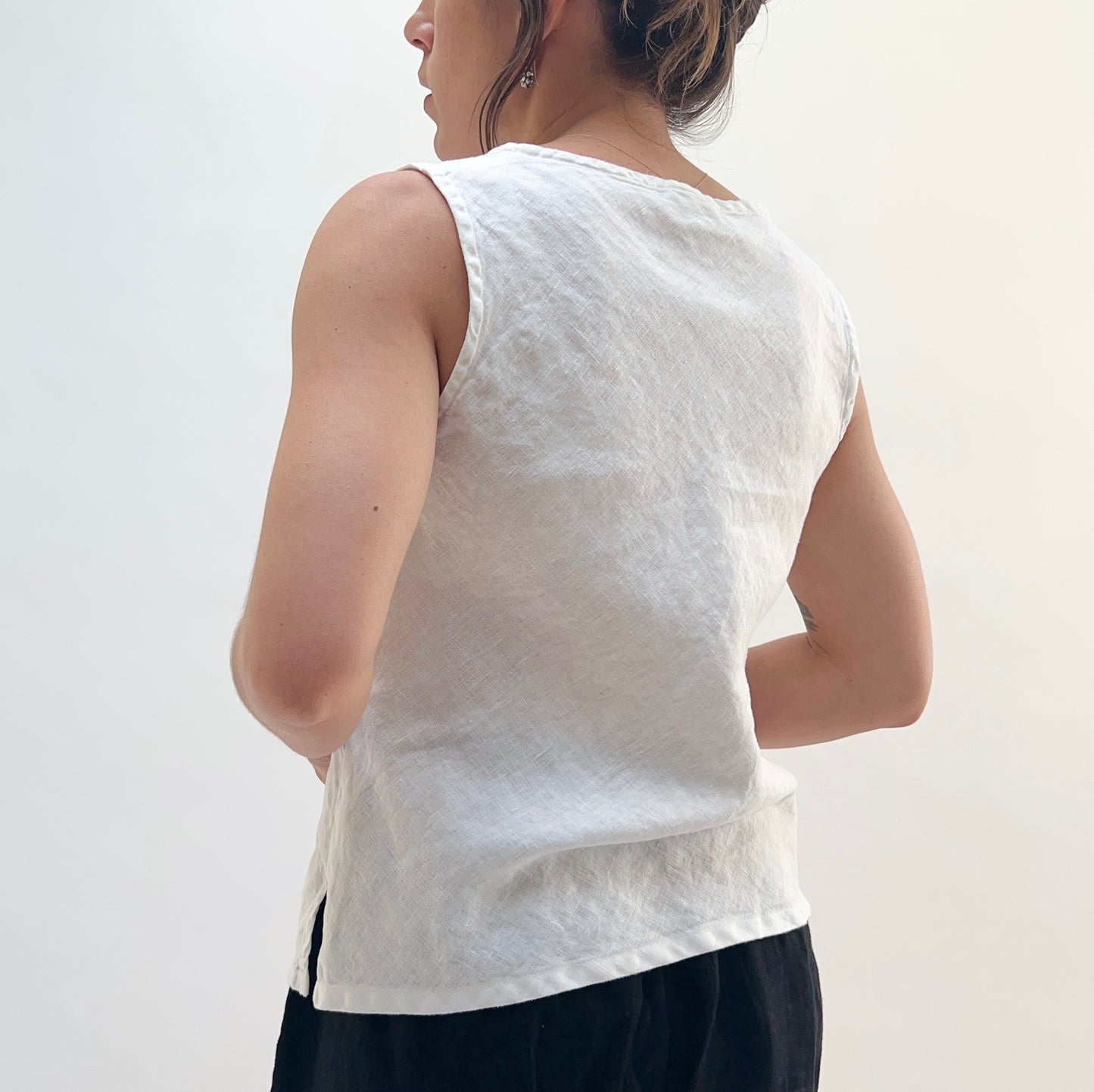 Cut Loose | Linen V-Neck Bias Tank in White