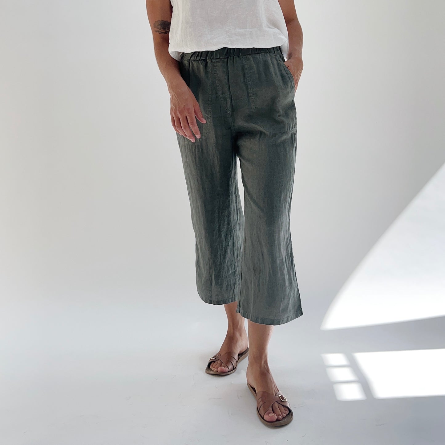Cut Loose | Hanky Linen Easy Crop Flood in Clay