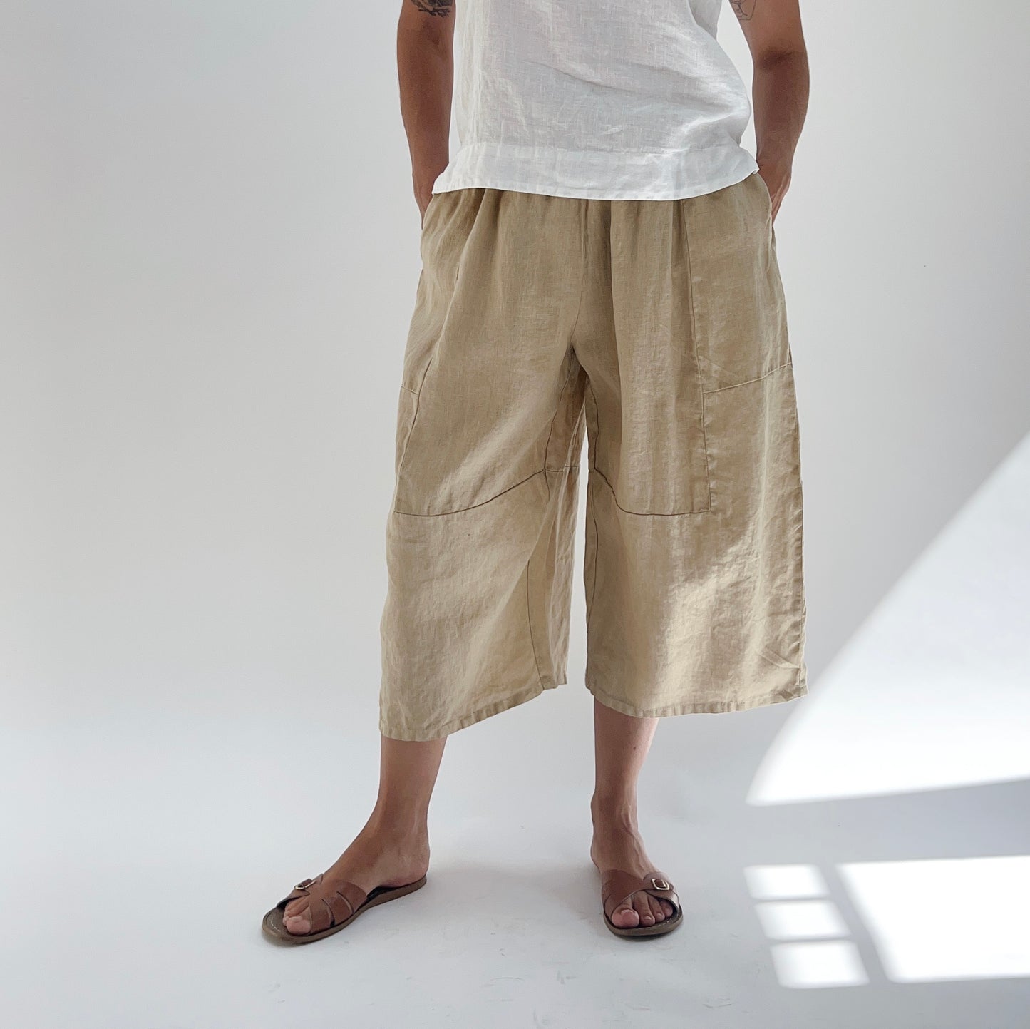 Cut Loose | Hanky Linen Balloon Crop Pant in Cashew