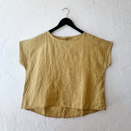 Cut Loose | High Low Linen Tee in Mustard Seed