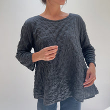 Load image into Gallery viewer, Cut Loose | 3/4 Sleeve A-Line Grid Top in Gull
