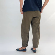 Load image into Gallery viewer, Fenini | Pleated Corduroy Lantern Pant in Olive
