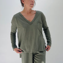 Load image into Gallery viewer, Cut Loose | Deep V Pocket Top in Kelp

