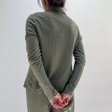 Load image into Gallery viewer, Cut Loose | Fitted Shirt in Kelp
