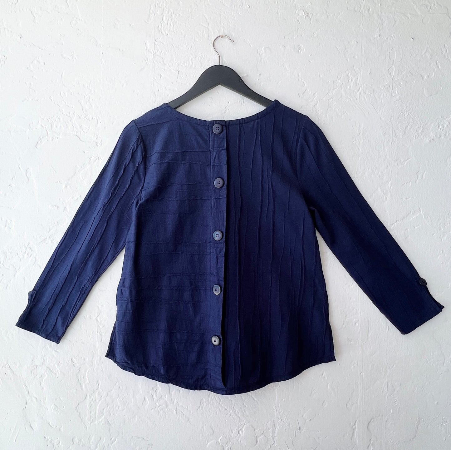 Steady Stream Button Back in Navy